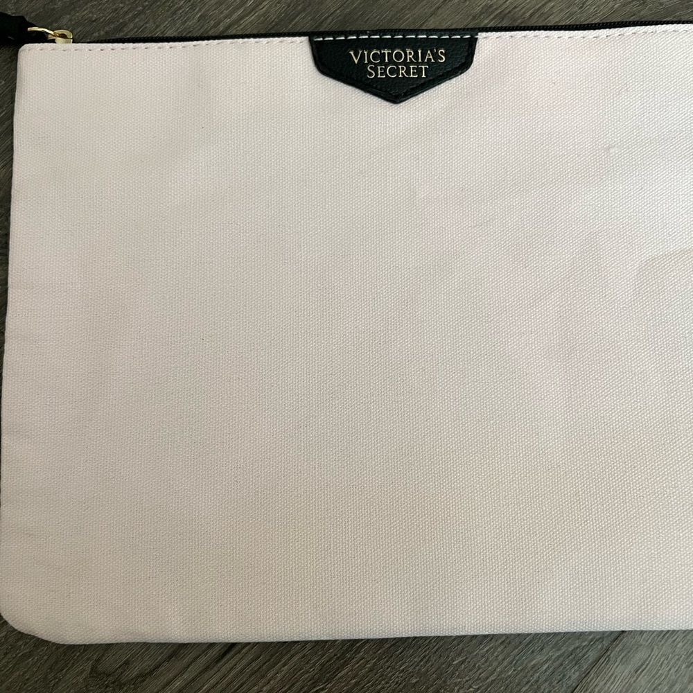 Victoria Secret Cosmetic bag - Picture 2 of 4
